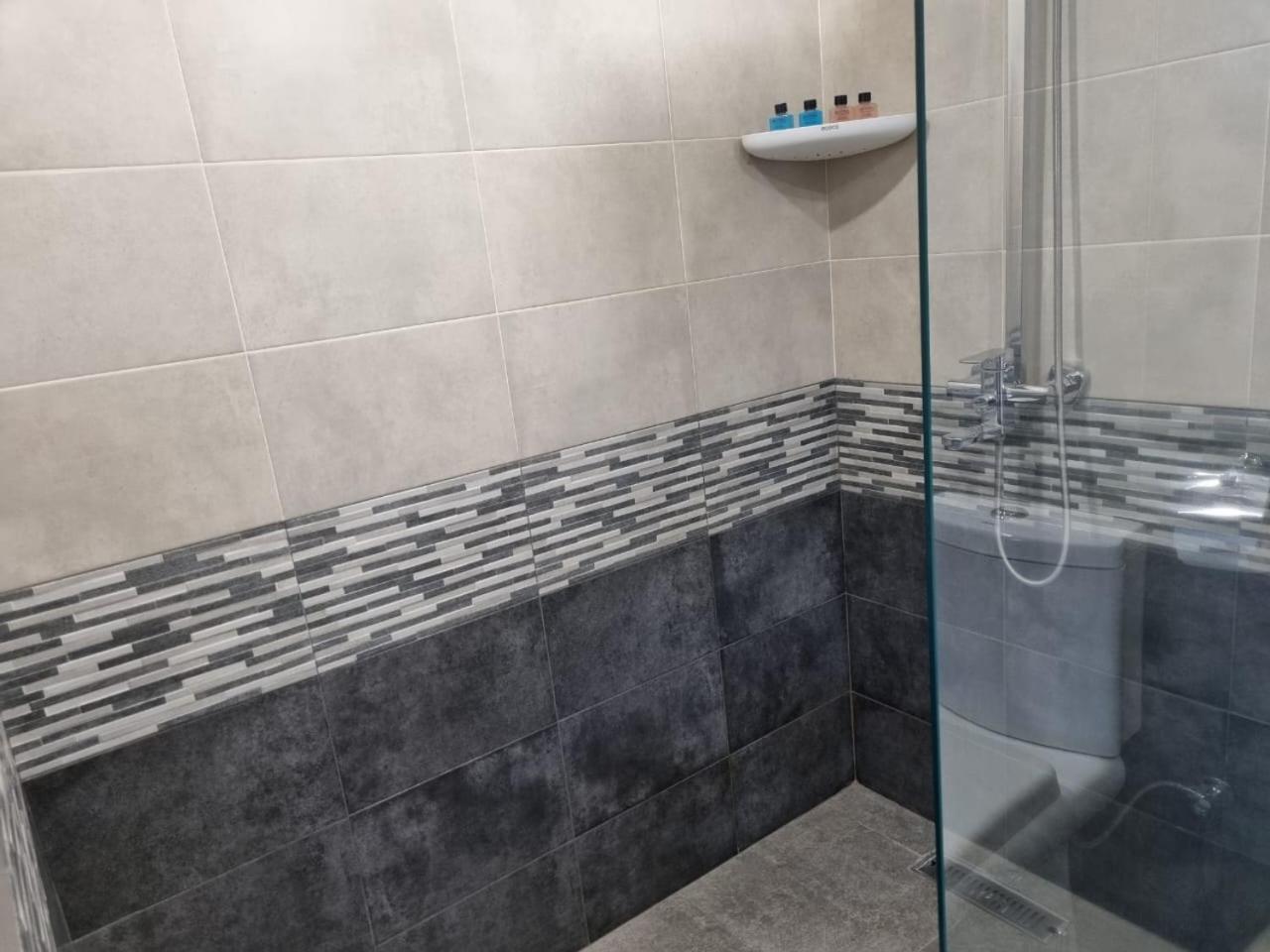 Day Inn Hotel 예레반 외부 사진
