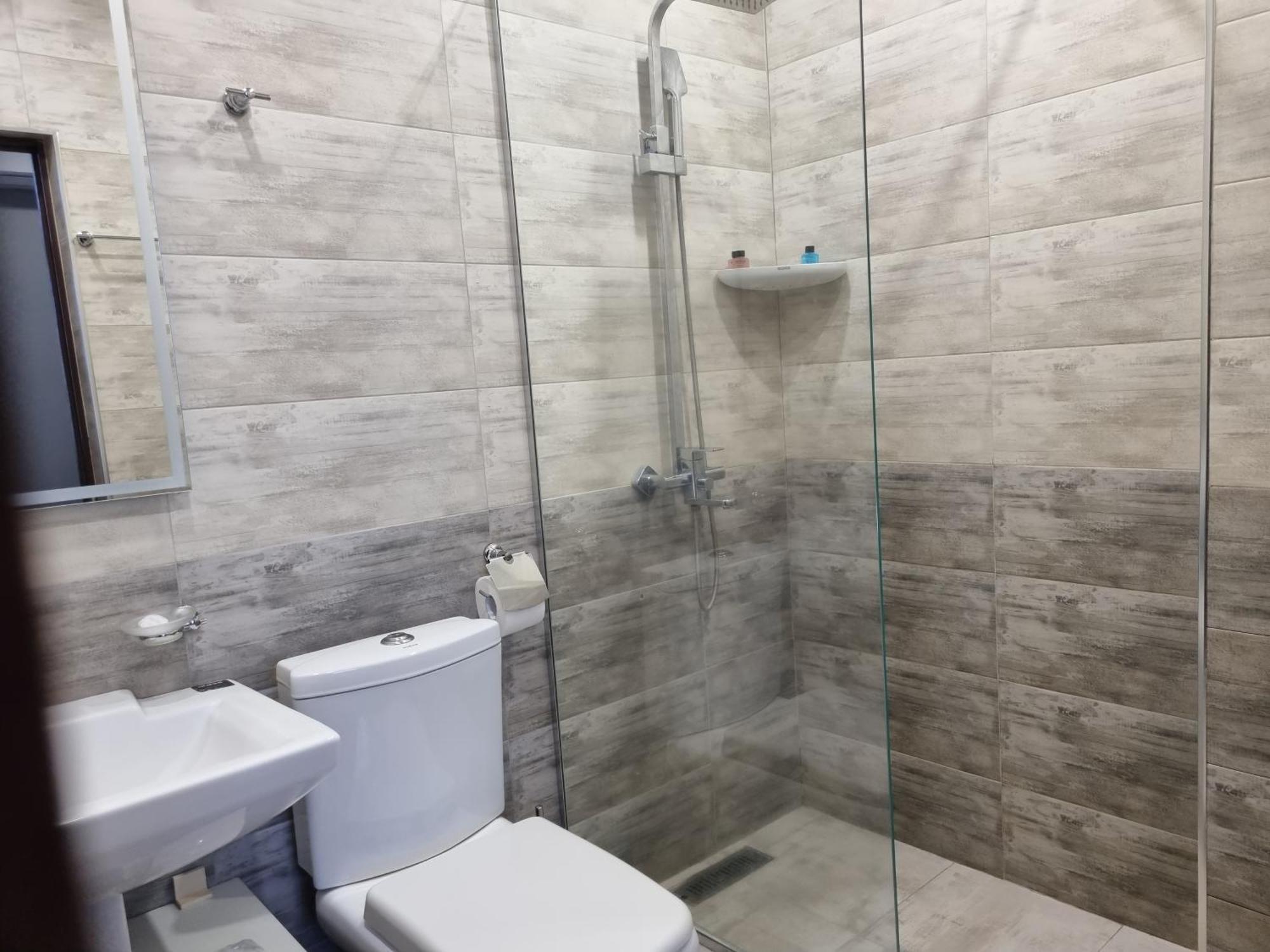 Day Inn Hotel 예레반 외부 사진