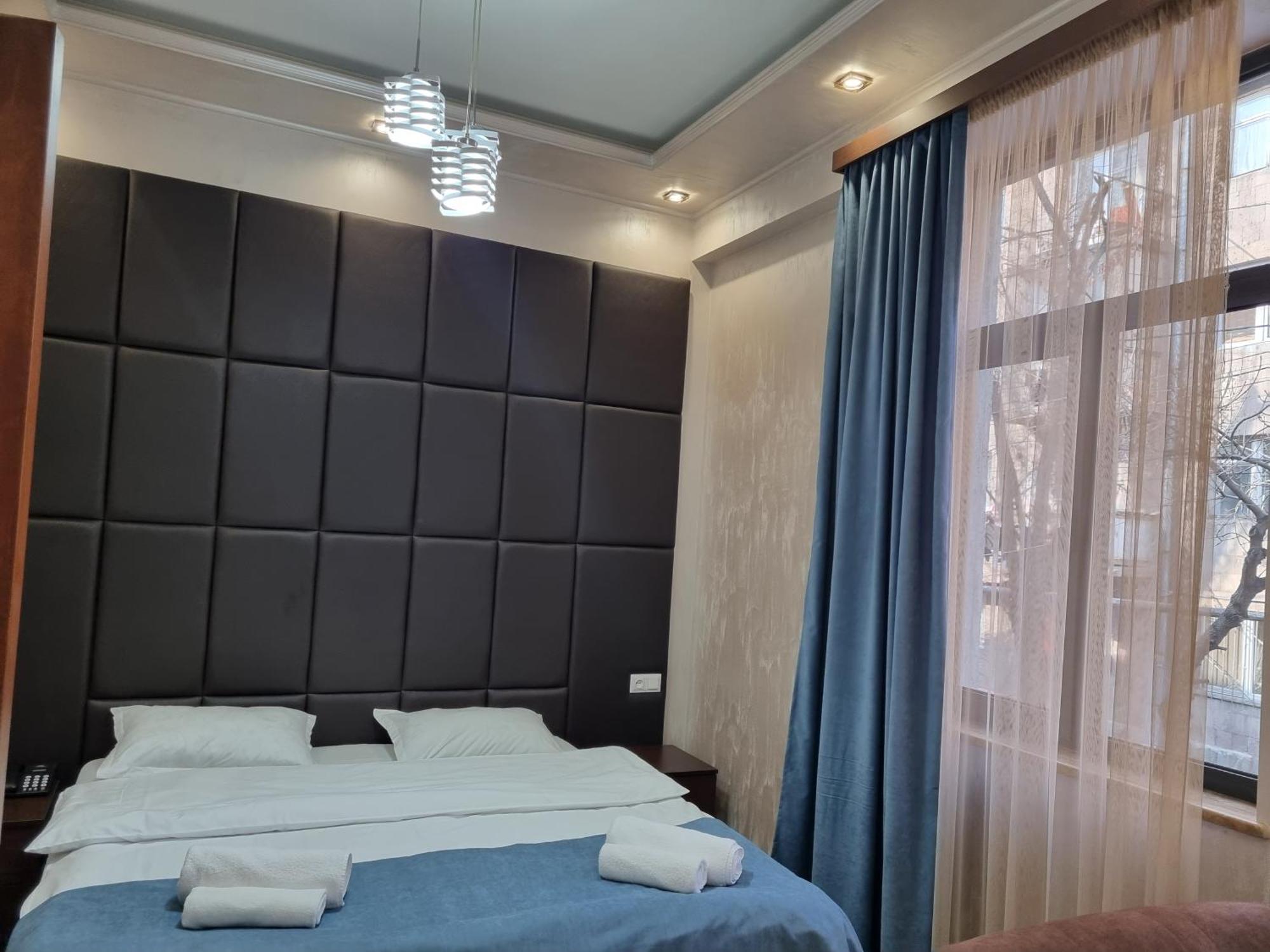 Day Inn Hotel 예레반 외부 사진