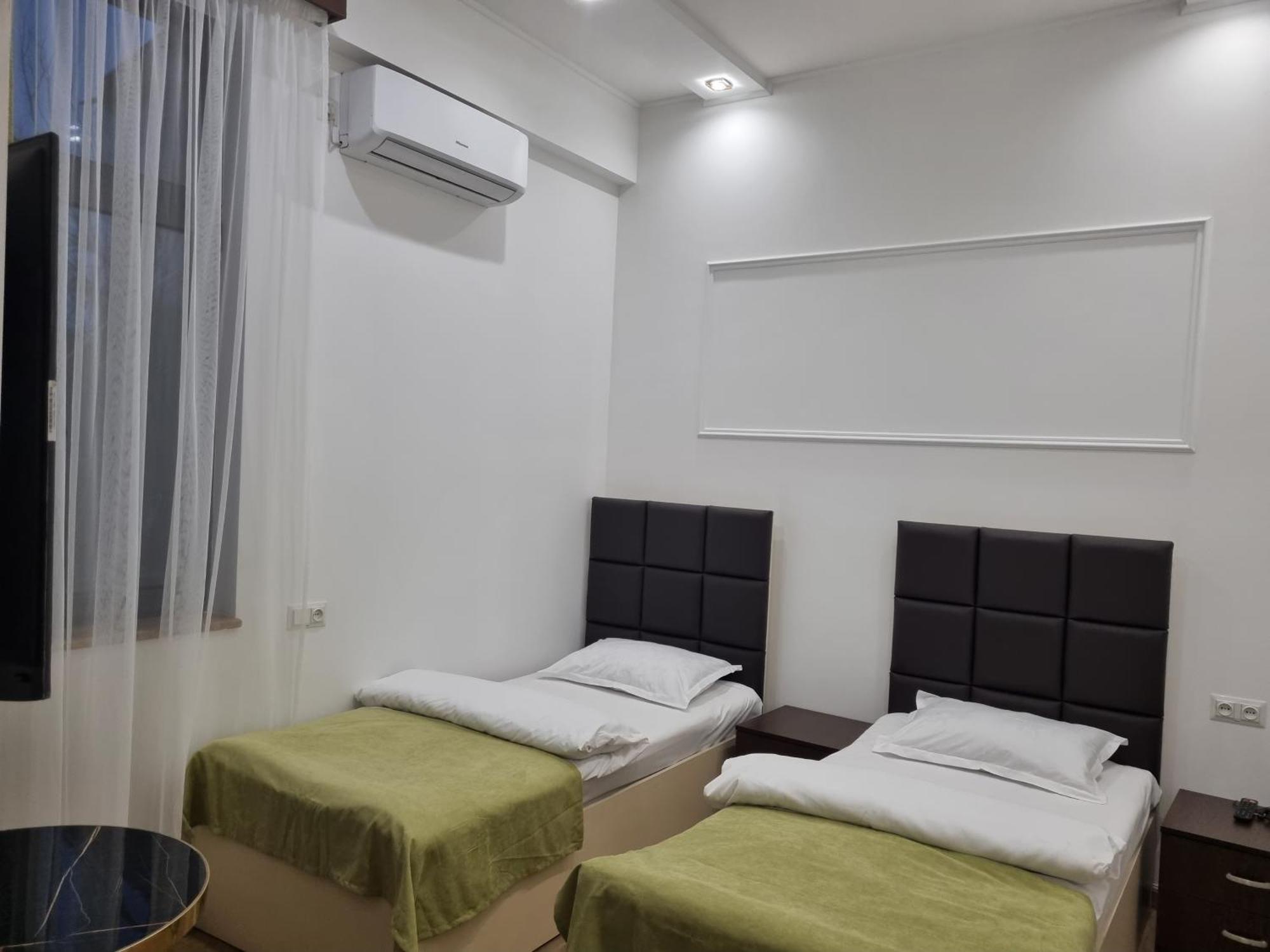 Day Inn Hotel 예레반 외부 사진