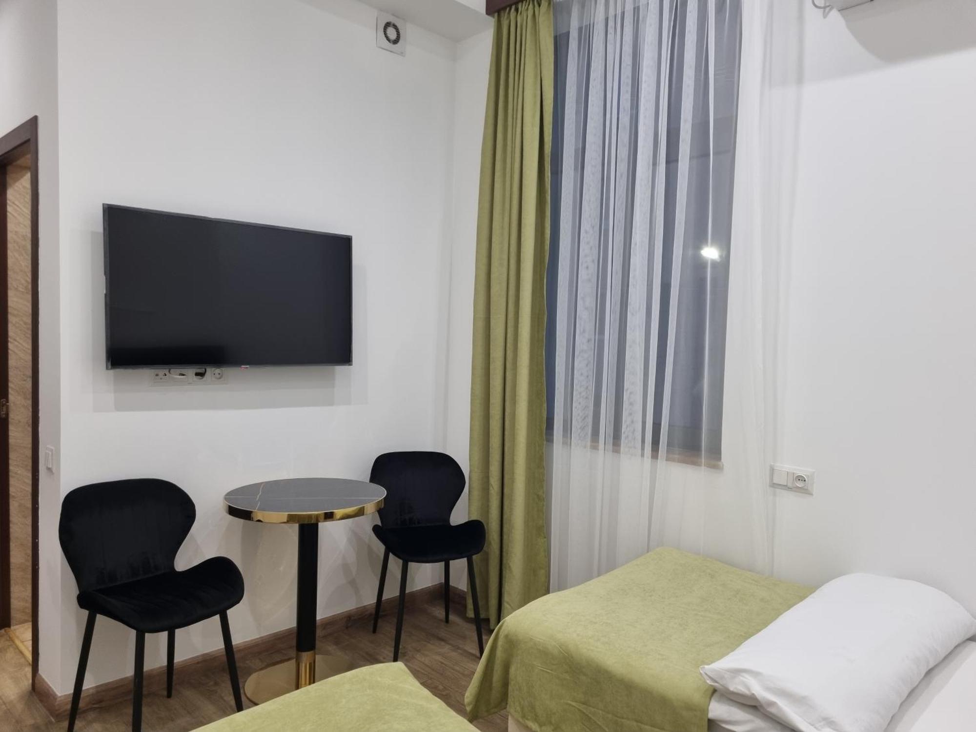 Day Inn Hotel 예레반 외부 사진