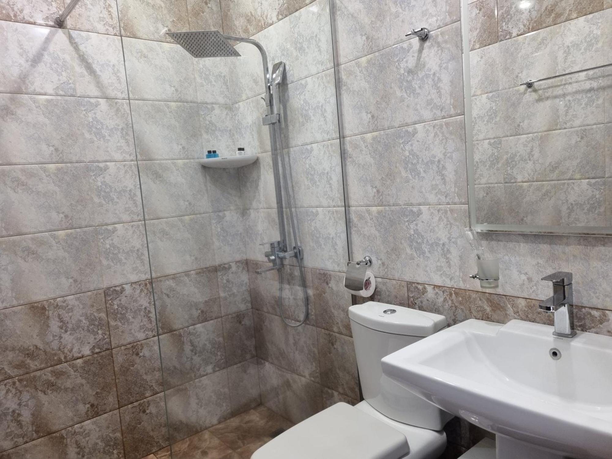 Day Inn Hotel 예레반 외부 사진