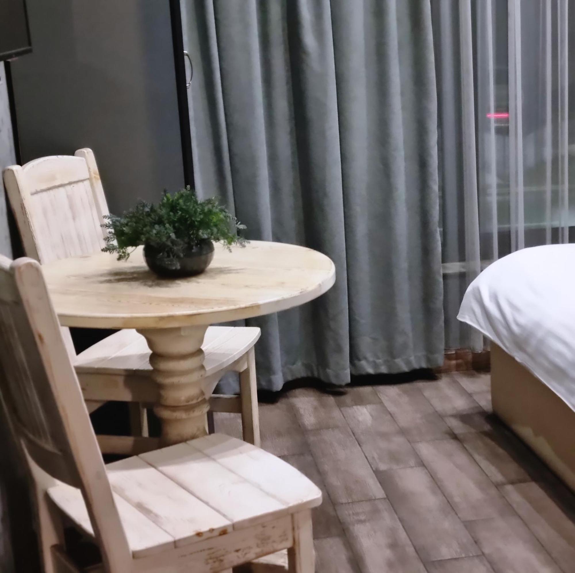 Day Inn Hotel 예레반 외부 사진